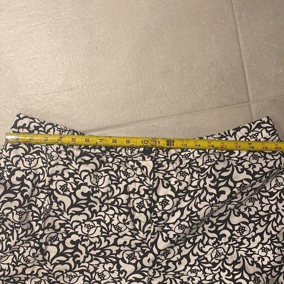 LAURA Plus Capri Pants White Black Floral Design Women's Plus Size 18 - Picture 9 of 10
